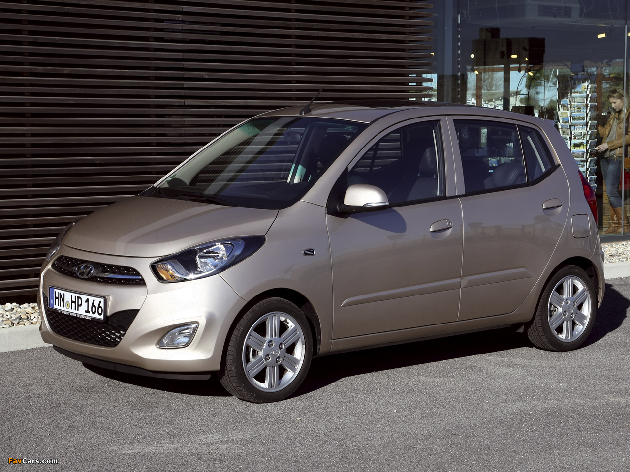 Hyundai i10 2010 wallpapers (1280 x 960)