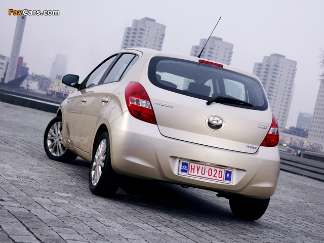 Hyundai i20 5-door 2008 photos (640 x 480)