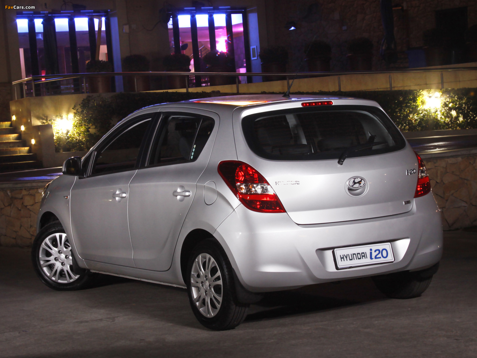 Hyundai i20 5-door ZA-spec 2008–12 photos (1600 x 1200)