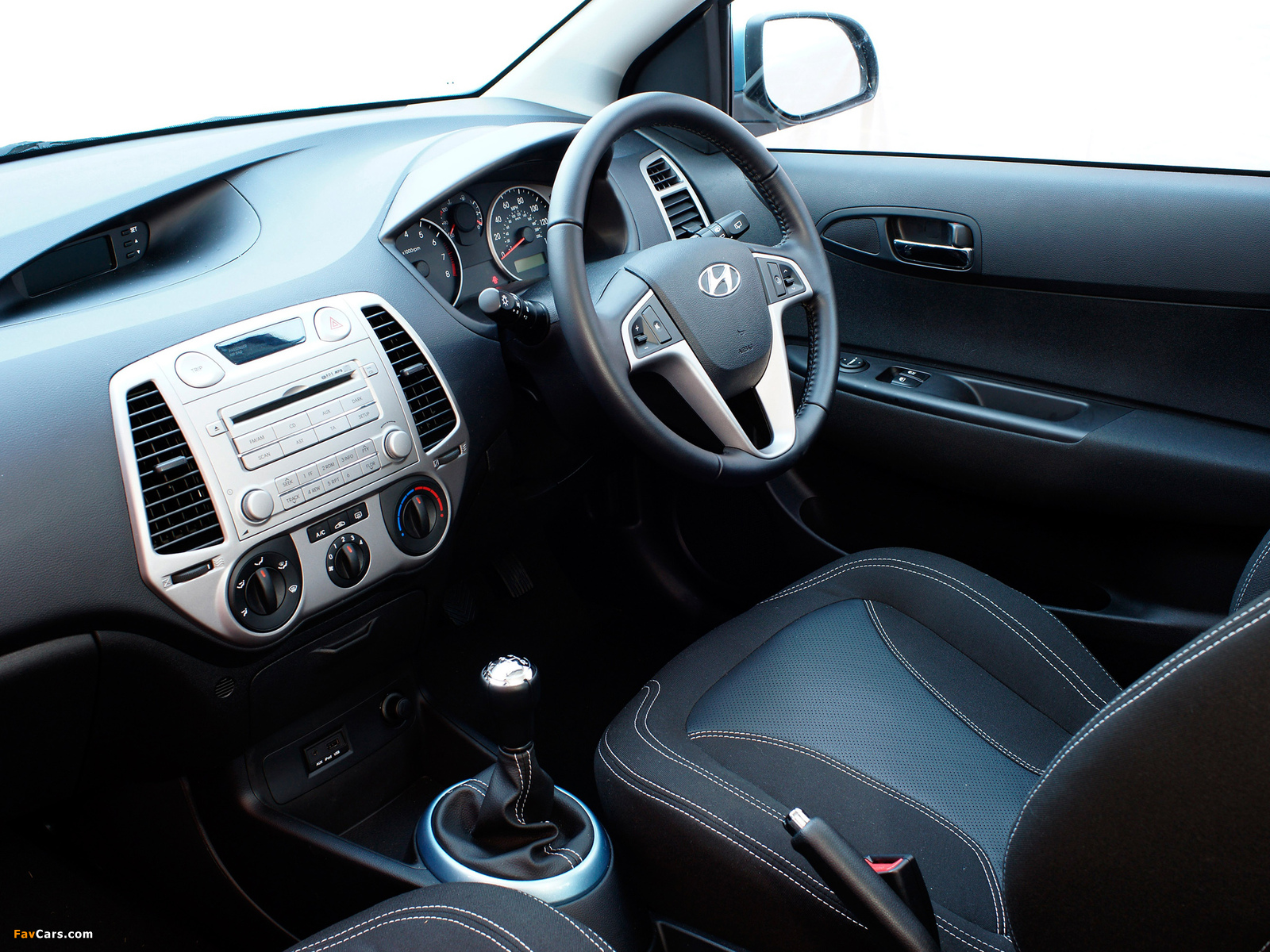 Hyundai i20 3-door UK-spec 2009 images (1600 x 1200)