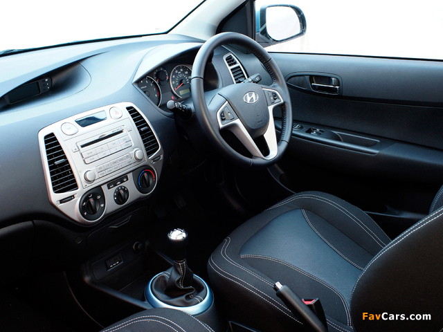 Hyundai i20 3-door UK-spec 2009 images (640 x 480)