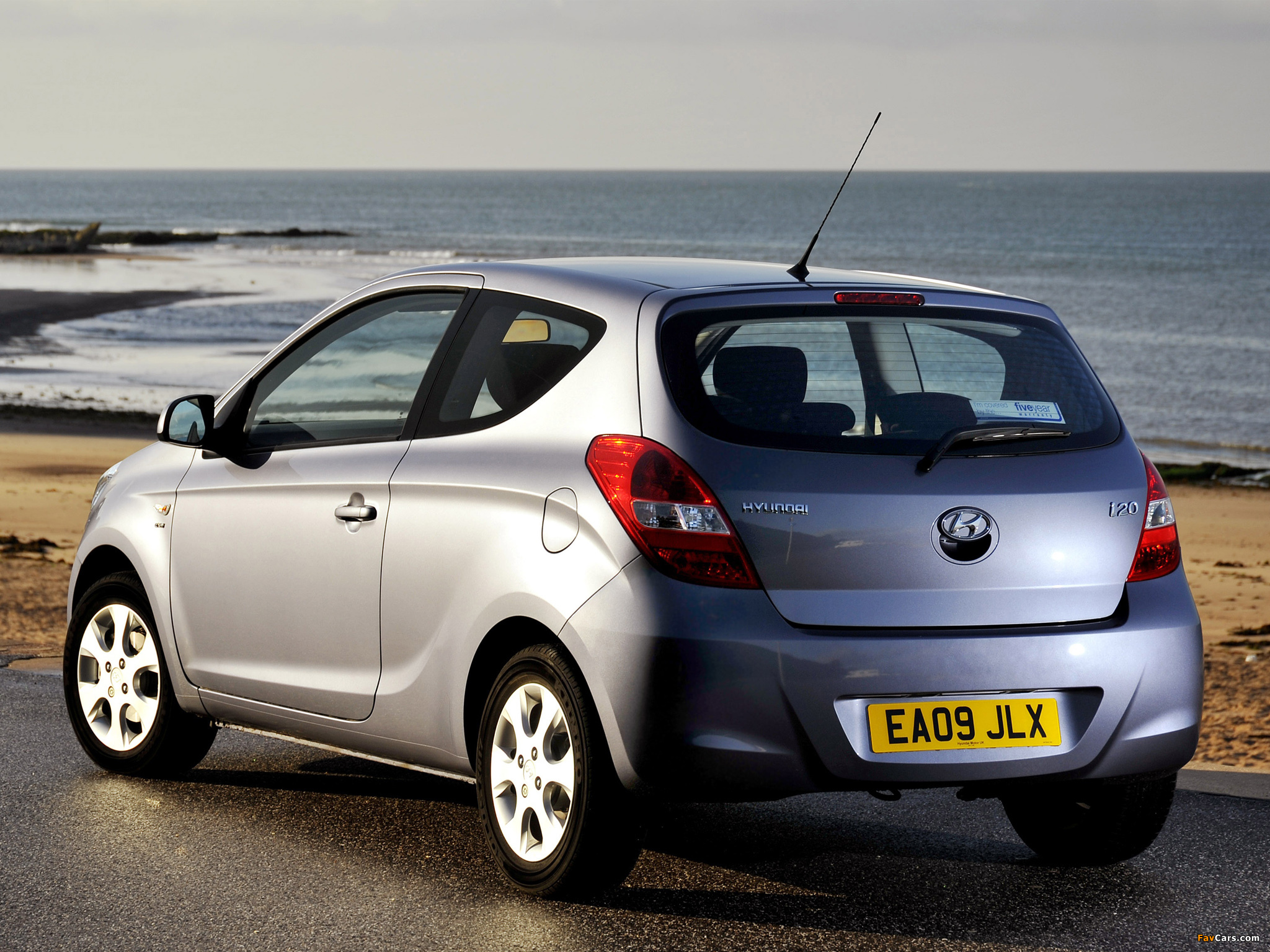 Hyundai i20 3-door UK-spec 2009 images (2048 x 1536)