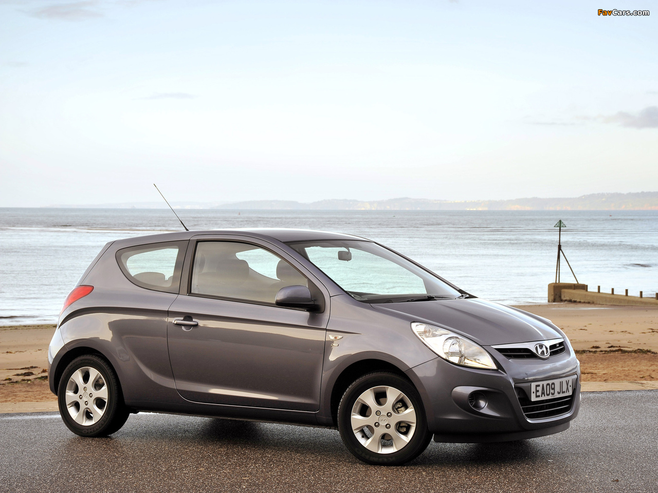 Hyundai i20 3-door UK-spec 2009 photos (1280 x 960)