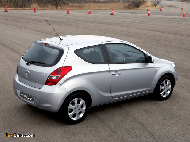 Hyundai i20 3-door 2009 wallpapers (640 x 480)