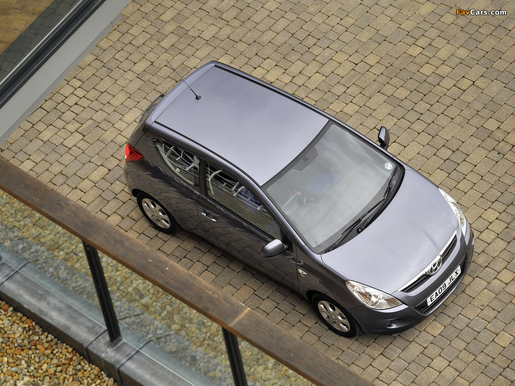 Hyundai i20 3-door UK-spec 2009 wallpapers (1024 x 768)