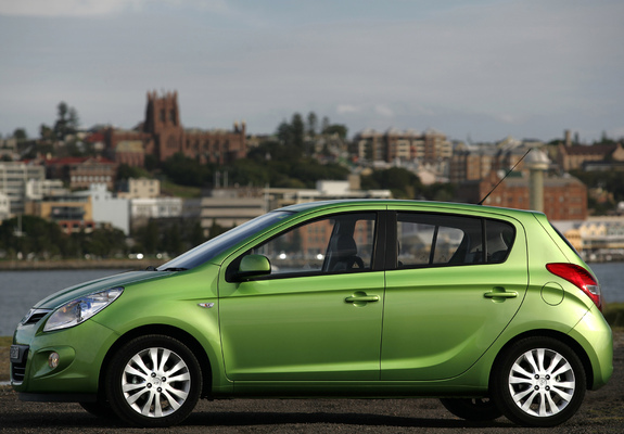 Hyundai i20 5-door AU-spec 2010–12 photos