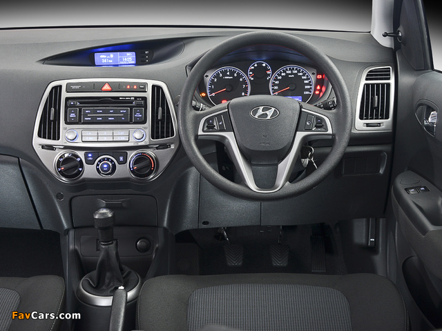 Hyundai i20 5-door ZA-spec 2012 images (640 x 480)