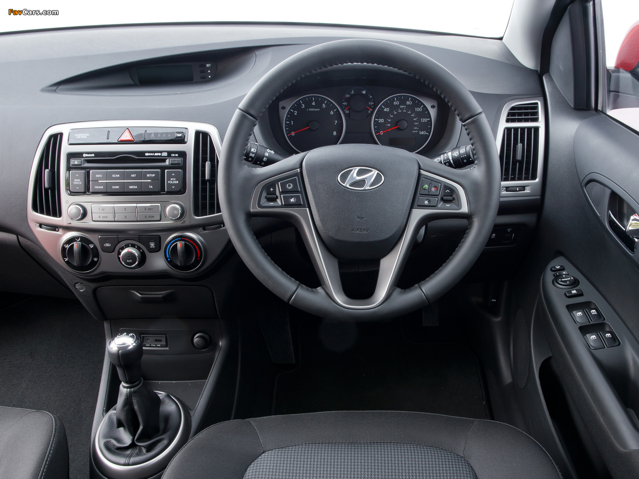 Hyundai i20 5-door UK-spec 2012 photos (1280 x 960)