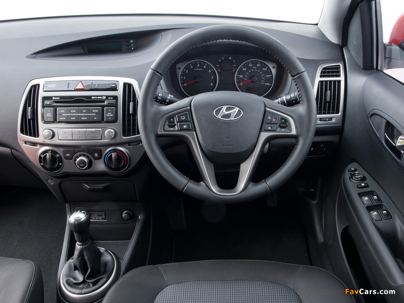 Hyundai i20 5-door UK-spec 2012 photos (800 x 600)
