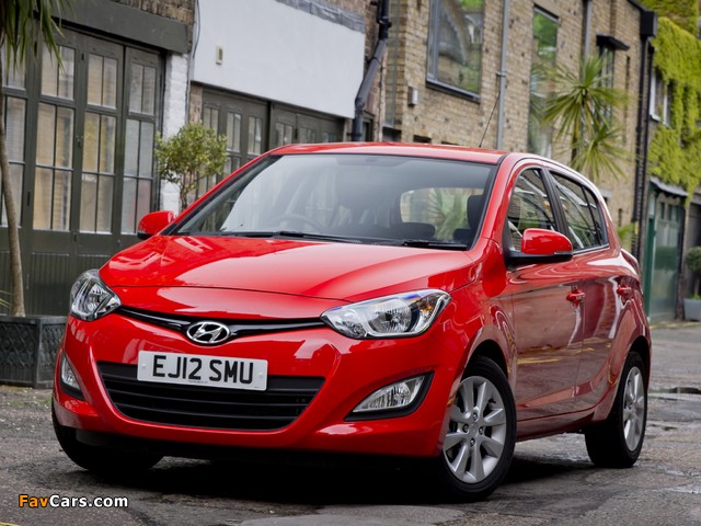 Hyundai i20 5-door UK-spec 2012 wallpapers (640 x 480)