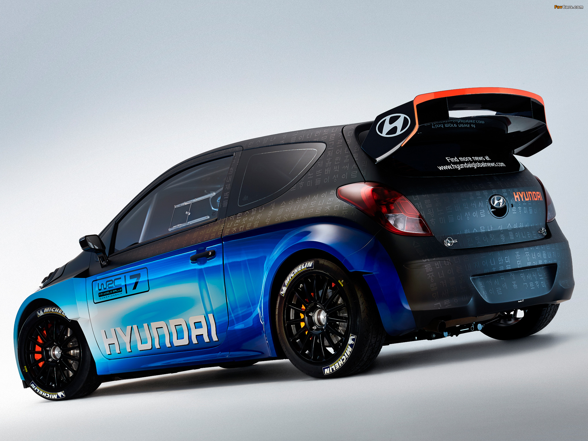 Hyundai i20 WRC Show Car 2013 images (2048 x 1536)