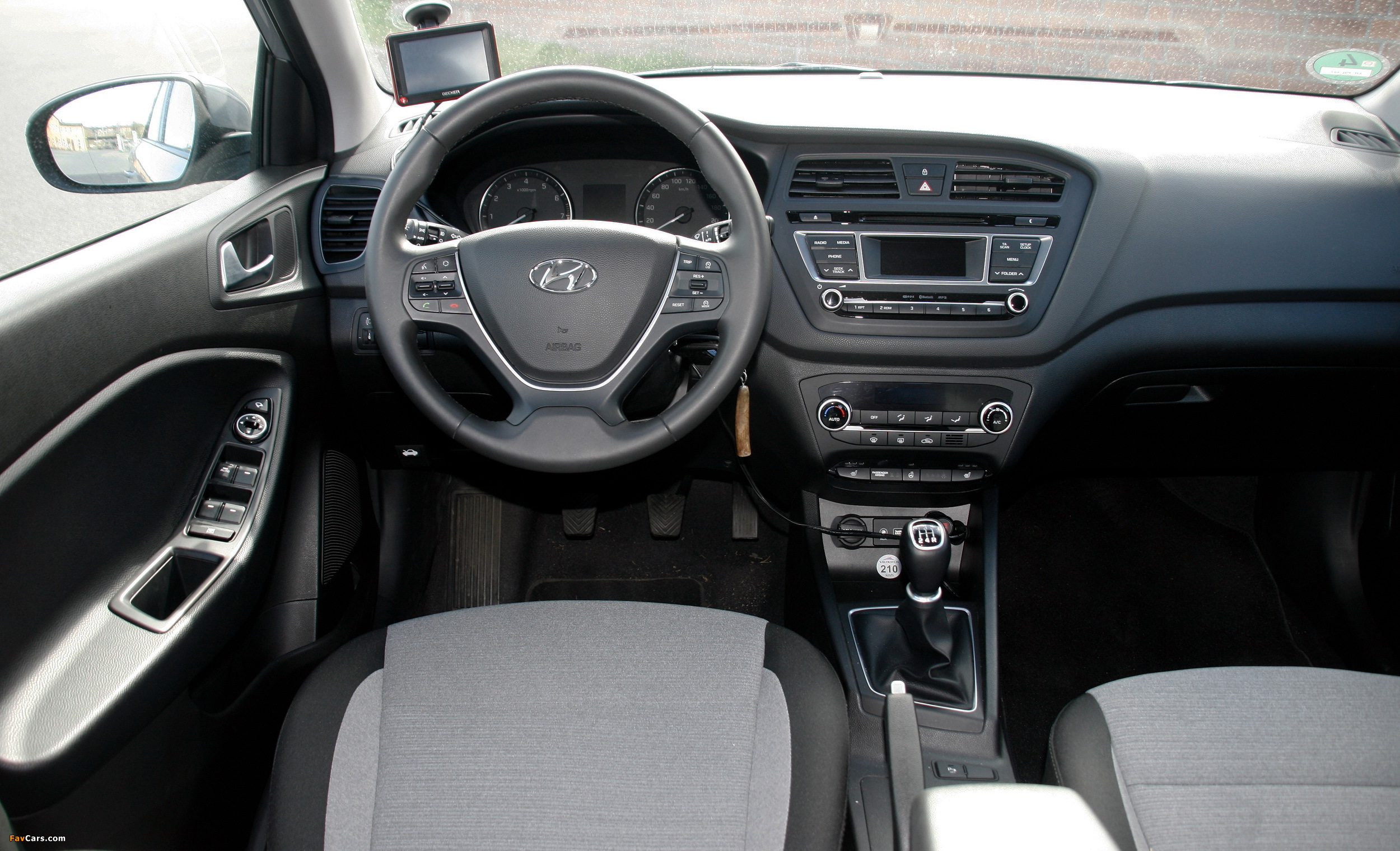 Hyundai i20 (IB) 2014 images (2500 x 1519)