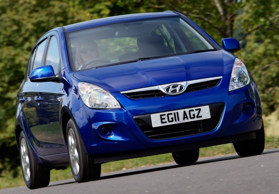 Images of Hyundai i20 5-door Blue Drive UK-spec 2010