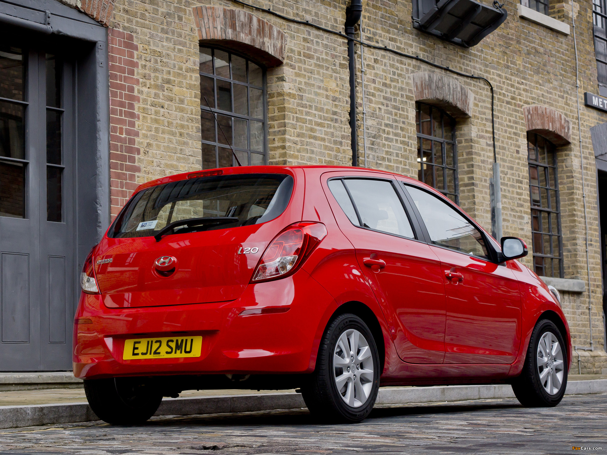 Images of Hyundai i20 5-door UK-spec 2012 (2048 x 1536)