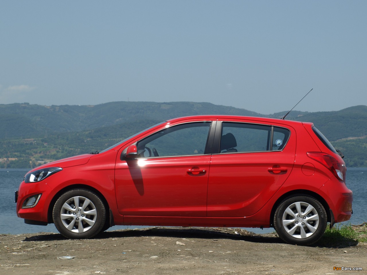 Images of Hyundai i20 5-door 2012 (1280 x 960)