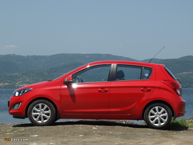 Images of Hyundai i20 5-door 2012 (800 x 600)