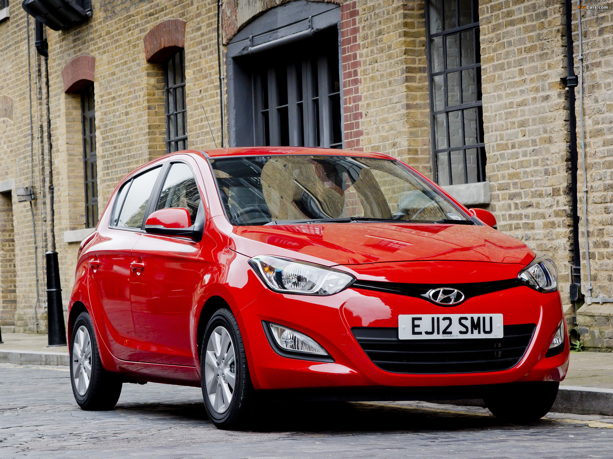 Images of Hyundai i20 5-door UK-spec 2012 (2048 x 1536)