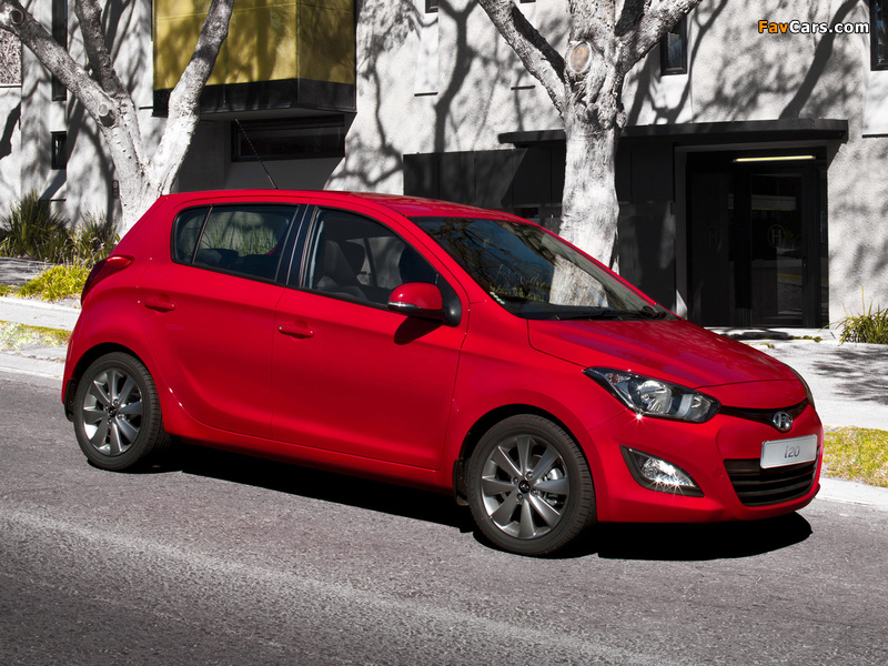 Images of Hyundai i20 5-door ZA-spec 2012 (800 x 600)