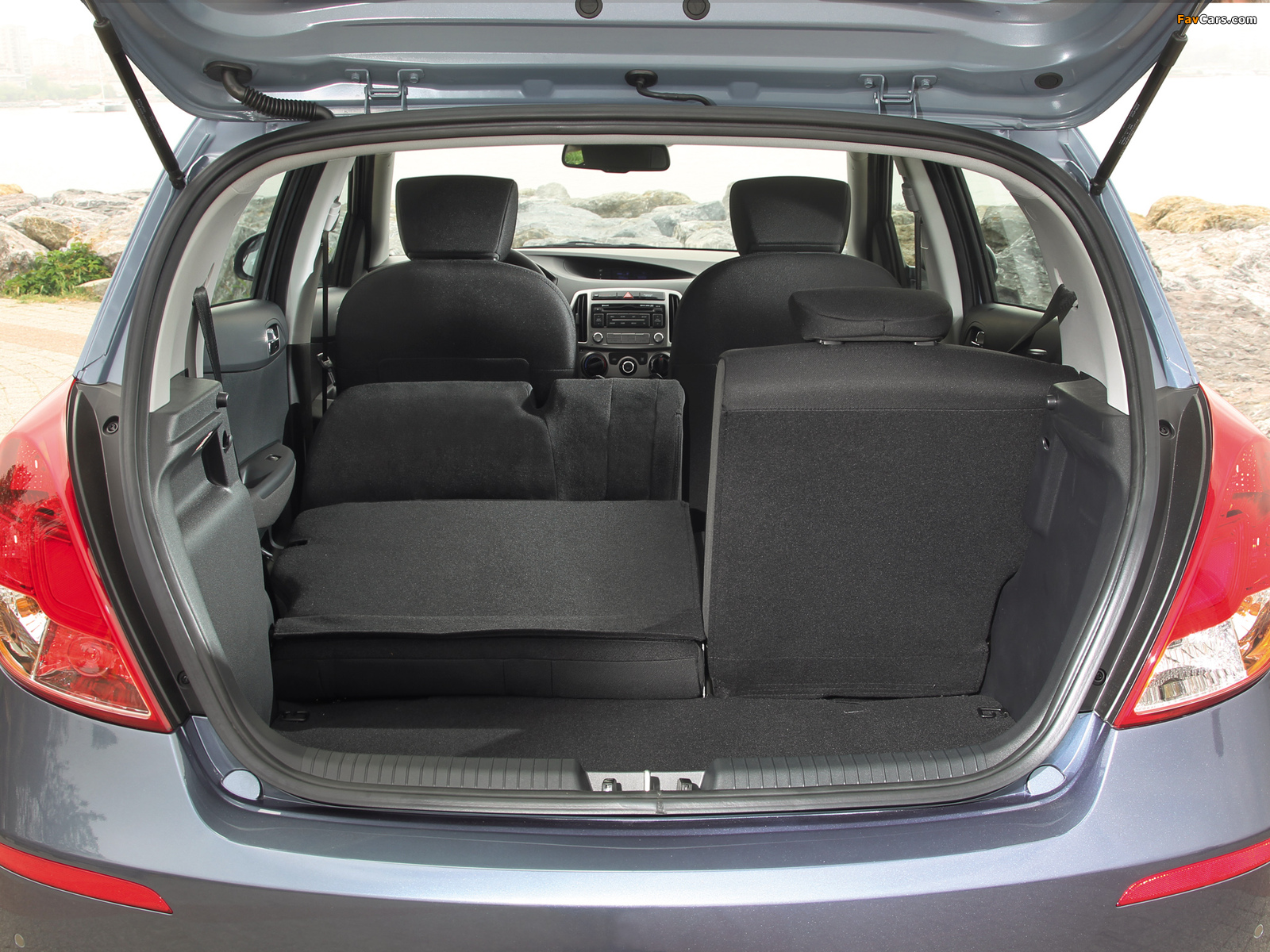 Images of Hyundai i20 5-door 2012 (1600 x 1200)