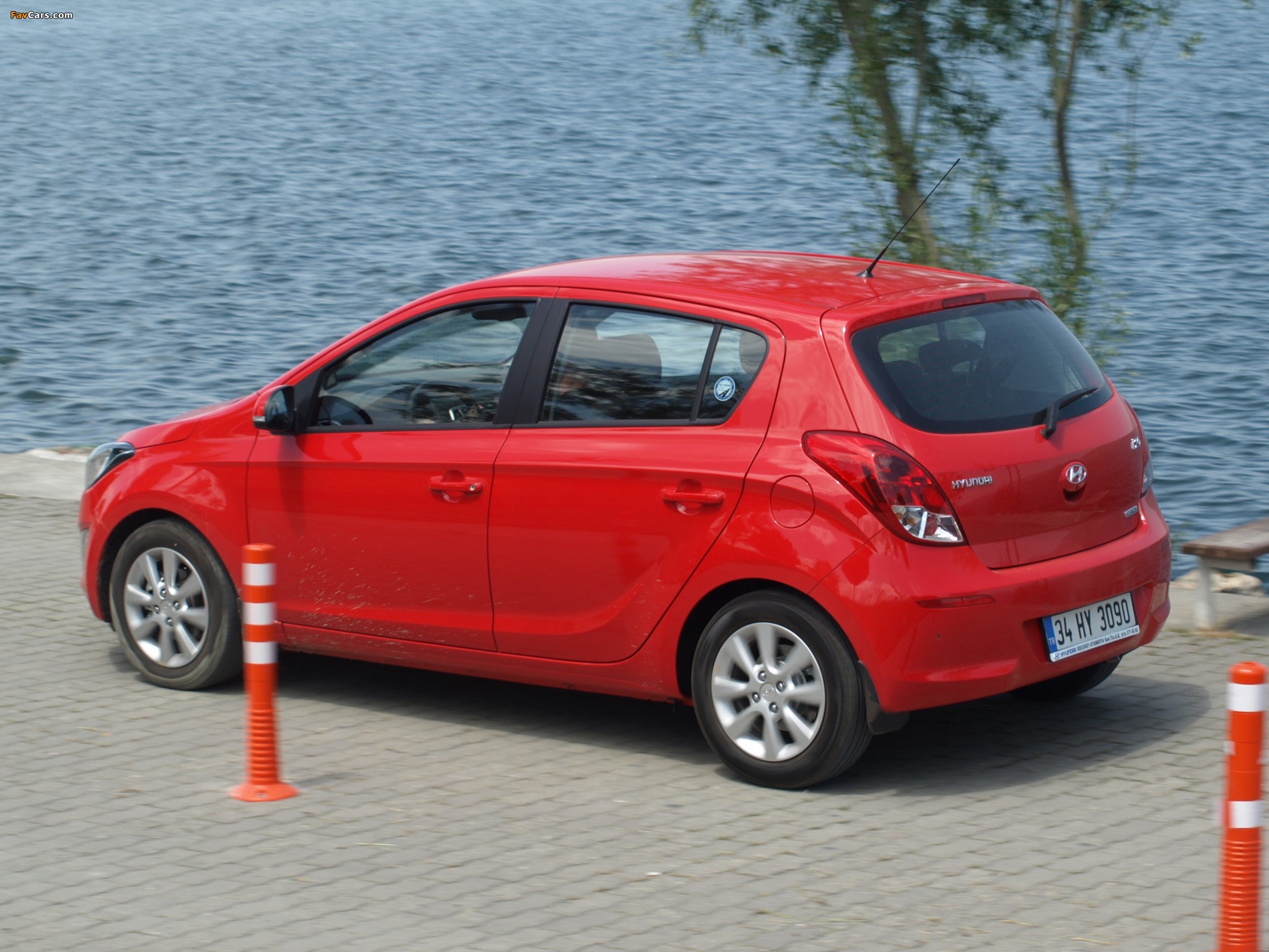 Photos of Hyundai i20 5-door 2012 (2048 x 1536)