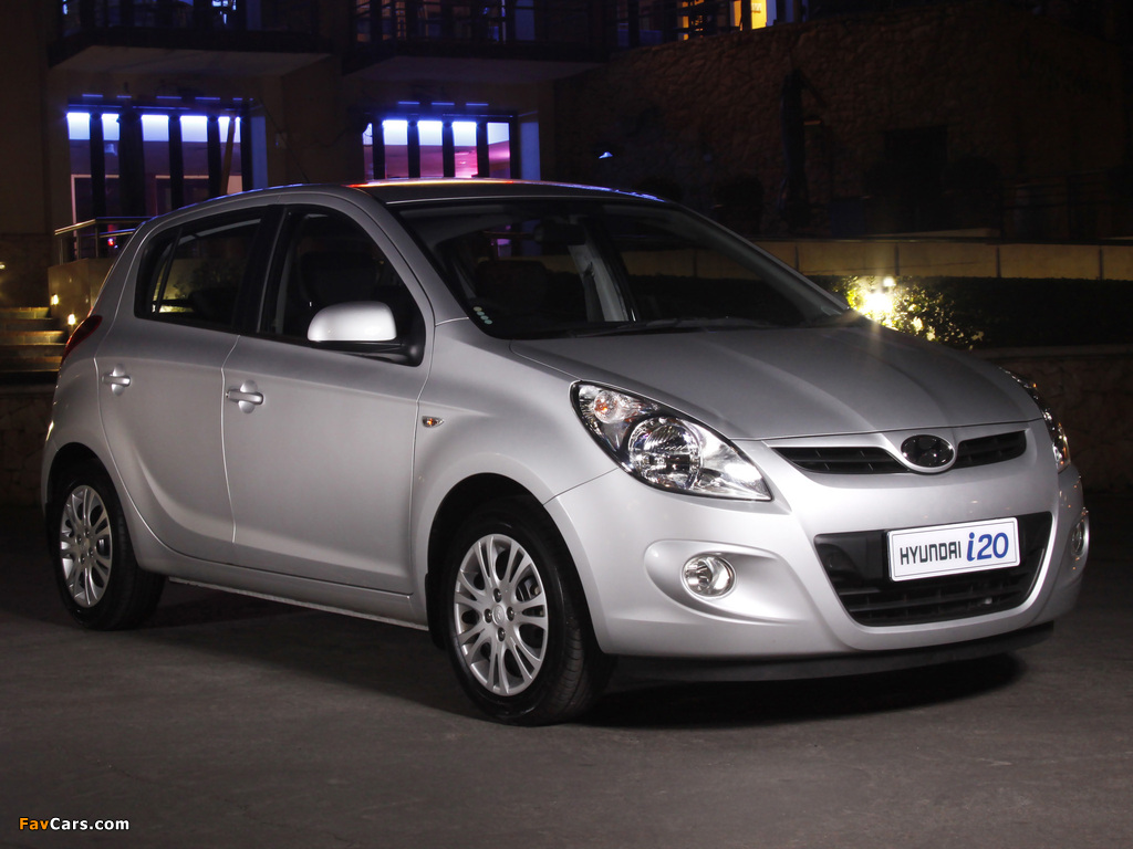 Pictures of Hyundai i20 5-door ZA-spec 2008–12 (1024 x 768)