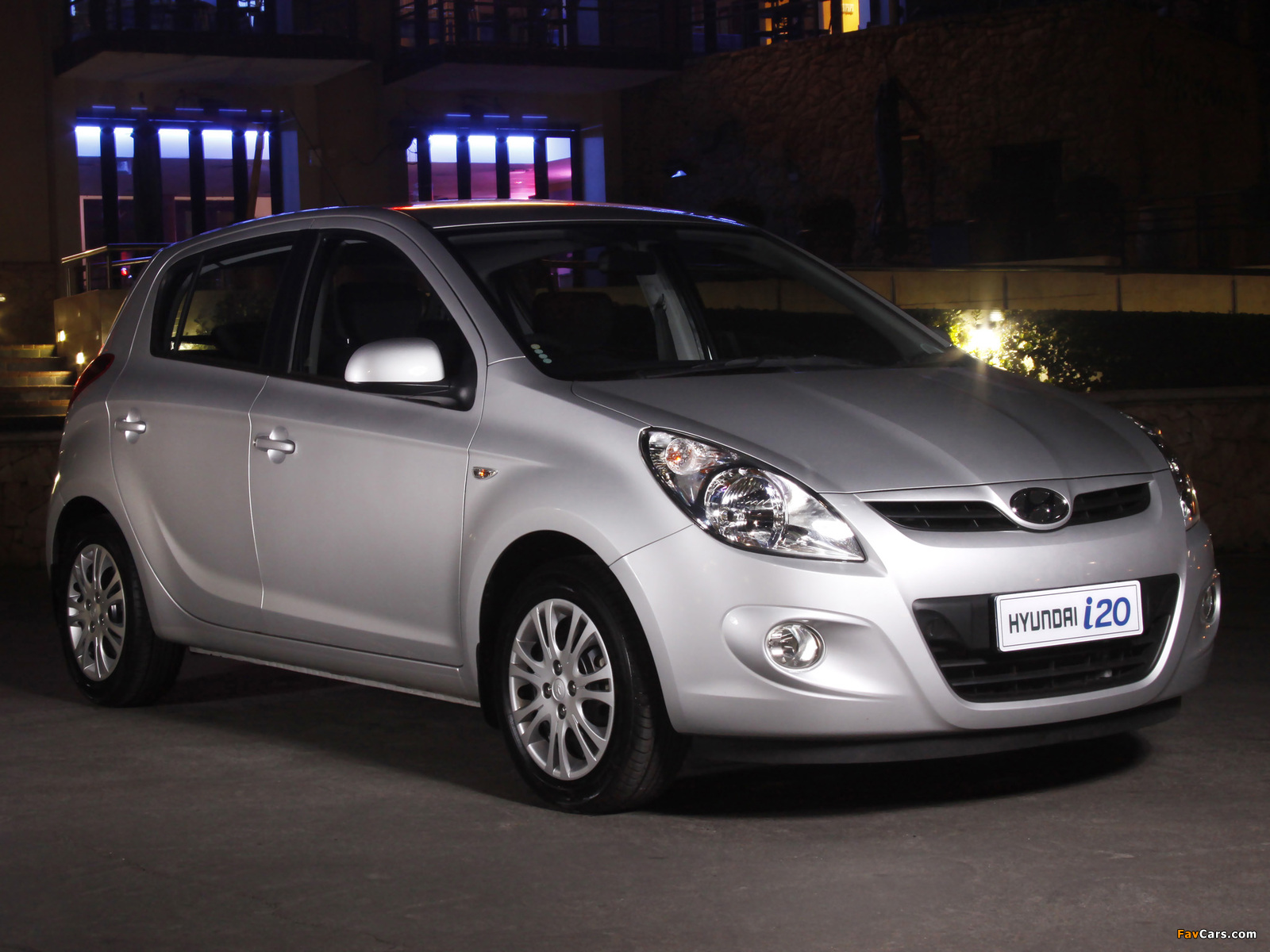 Pictures of Hyundai i20 5-door ZA-spec 2008–12 (1600 x 1200)