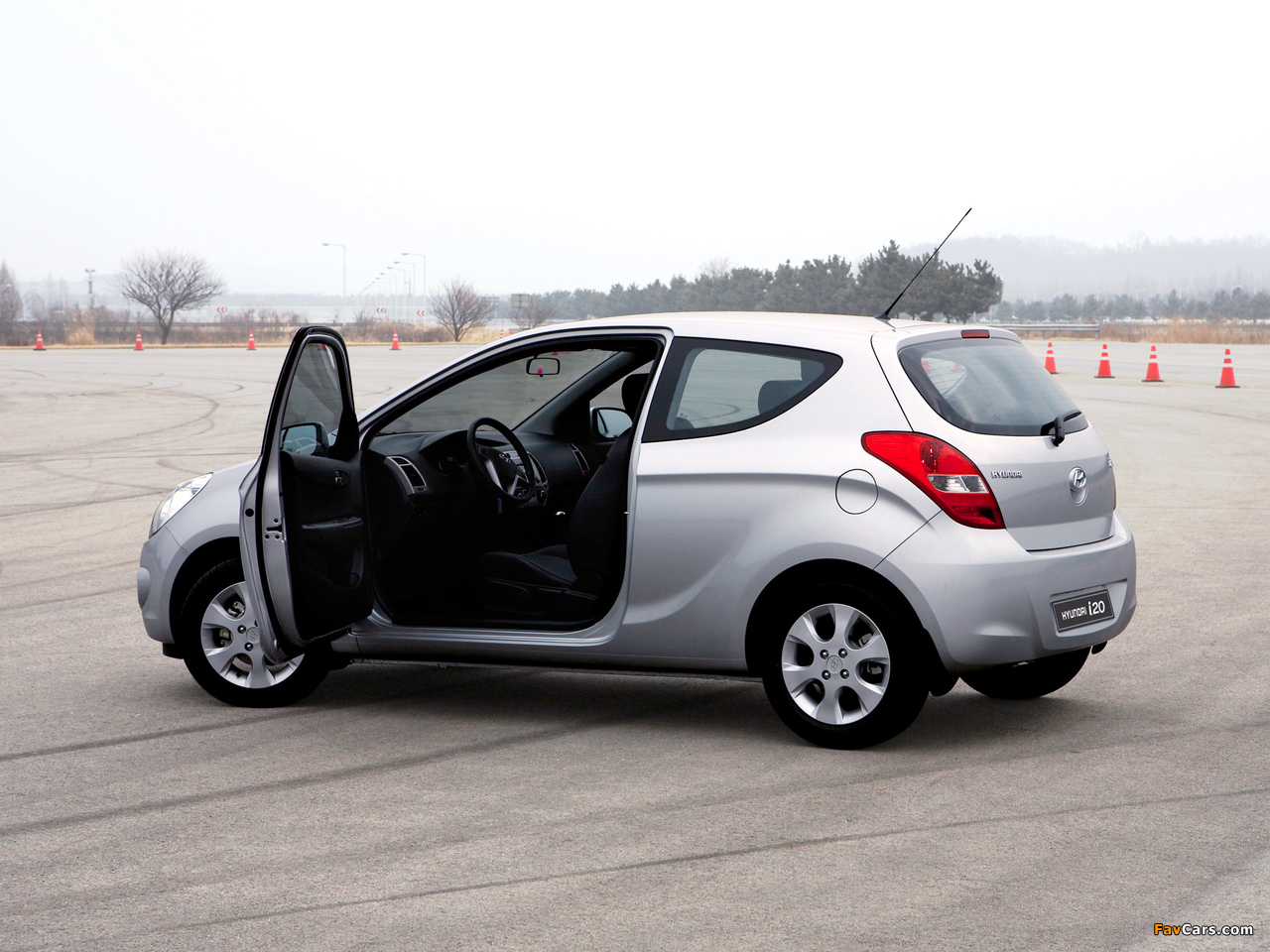 Pictures of Hyundai i20 3-door 2009 (1280 x 960)