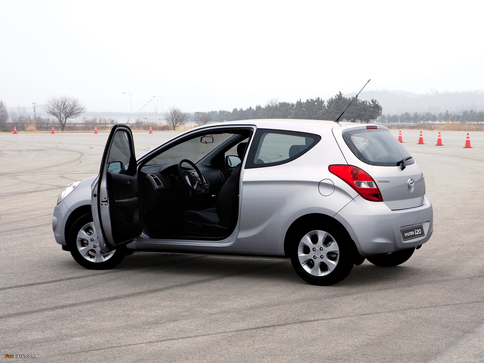 Pictures of Hyundai i20 3-door 2009 (1600 x 1200)