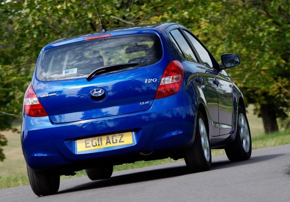 Pictures of Hyundai i20 5-door Blue Drive UK-spec 2010