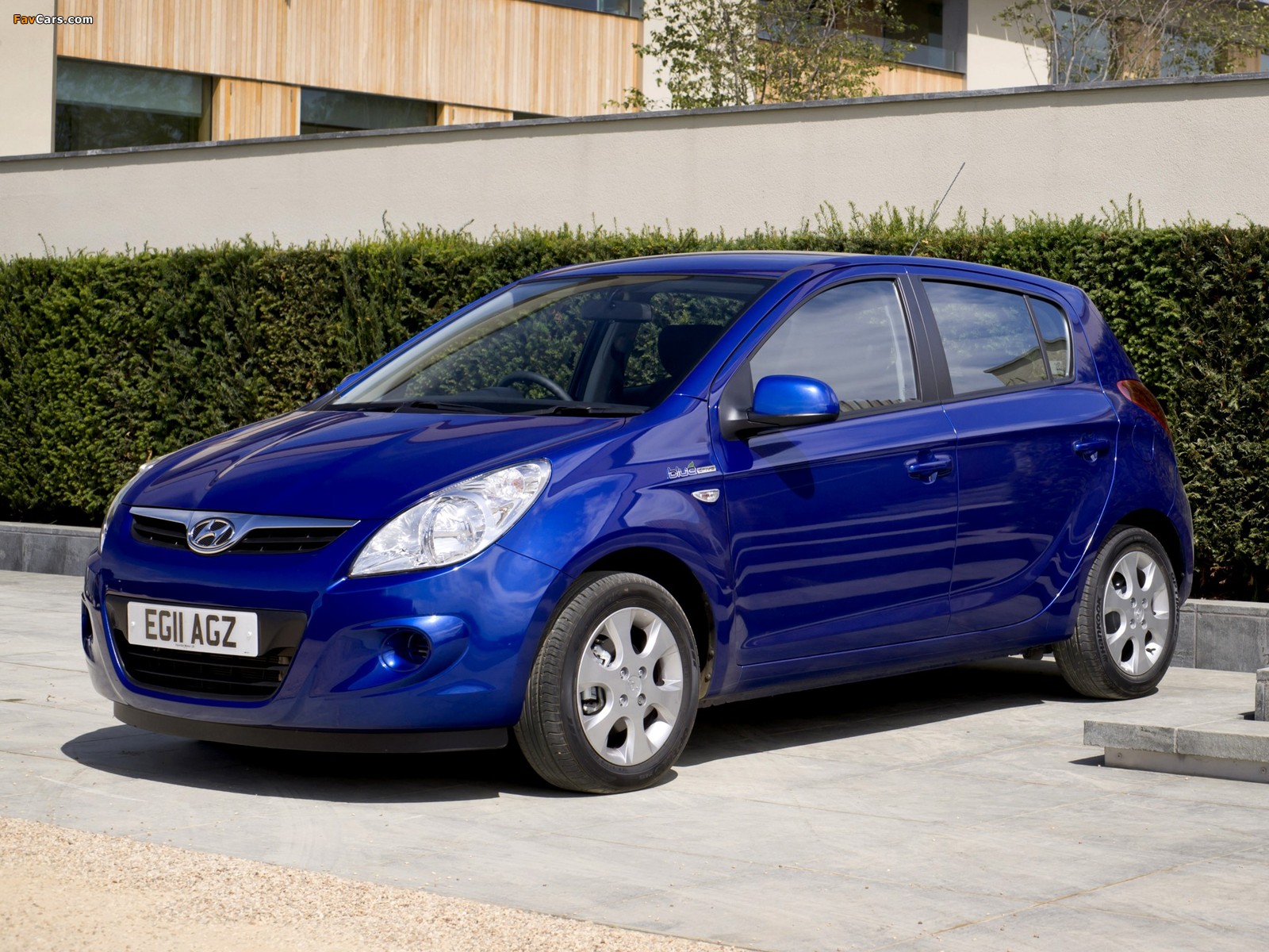 Pictures of Hyundai i20 5-door Blue Drive UK-spec 2010 (1600 x 1200)