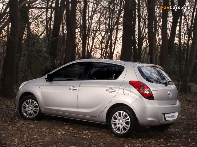 Hyundai i20 5-door ZA-spec 2008–12 wallpapers (640 x 480)