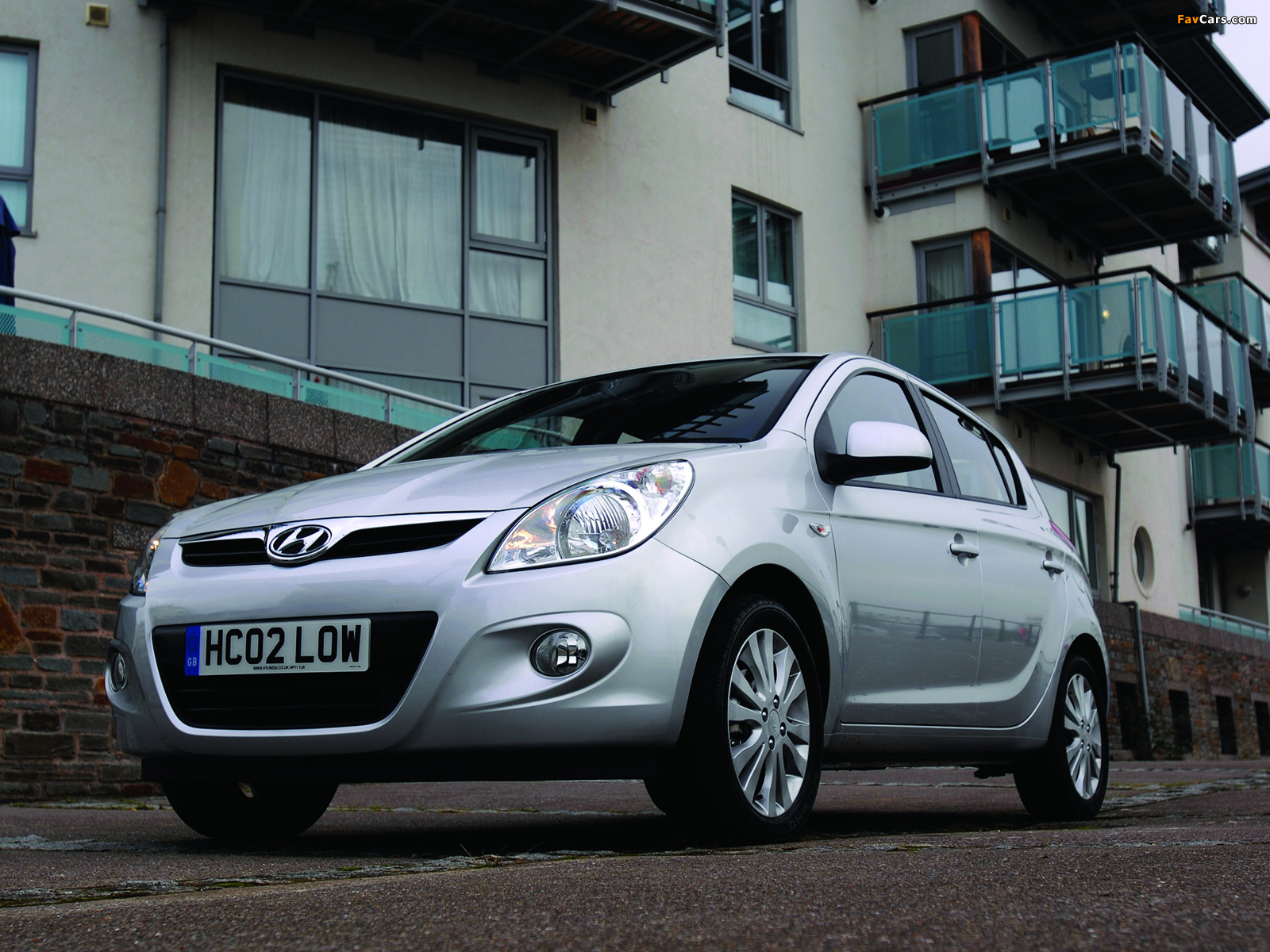 Hyundai i20 5-door UK-spec 2008 wallpapers (1600 x 1200)