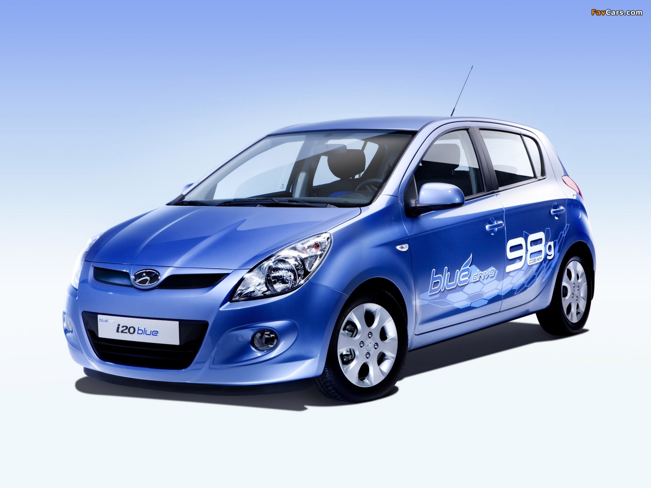 Hyundai i20 5-door Blue Drive 2010 wallpapers (1280 x 960)