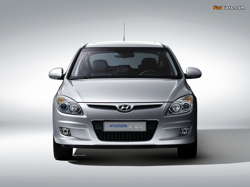 Hyundai i30 (FD) 2007–10 photos (800 x 600)