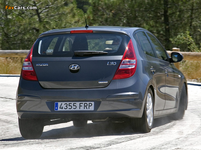 Hyundai i30 (FD) 2007–10 pictures (640 x 480)