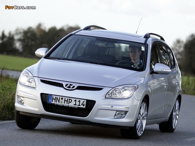Hyundai i30 CW (FD) 2008–10 photos (640 x 480)