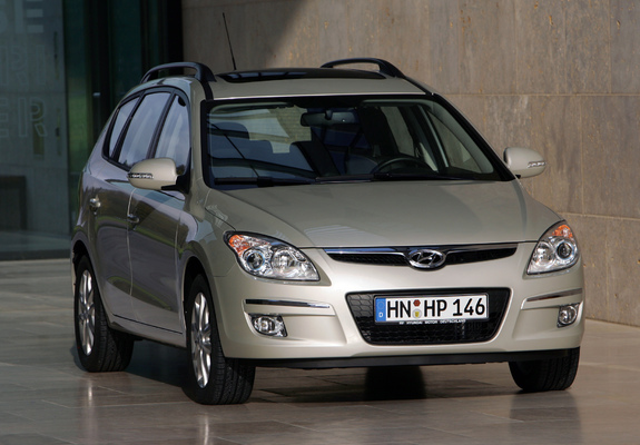 Hyundai i30 CW (FD) 2008–10 pictures