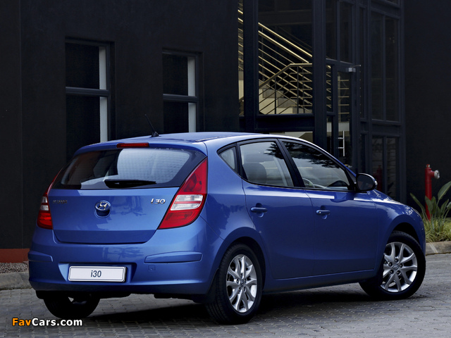 Hyundai i30 ZA-spec (FD) 2010–12 images (640 x 480)