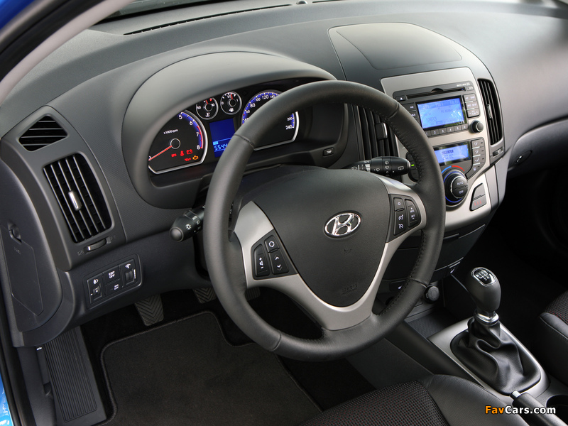 Hyundai i30 Blue Drive (FD) 2010 images (800 x 600)