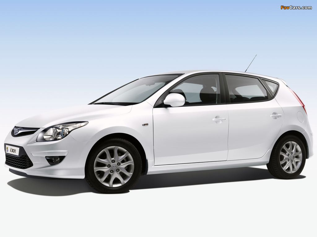 Hyundai i30U (FD) 2010 images (1024 x 768)