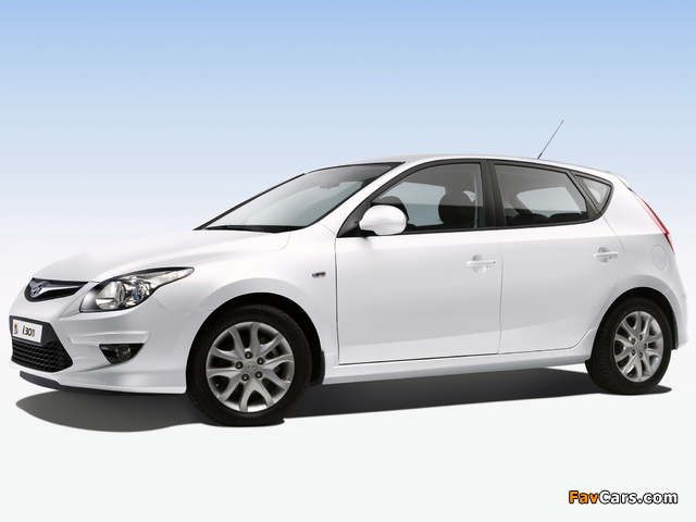 Hyundai i30U (FD) 2010 images (640 x 480)