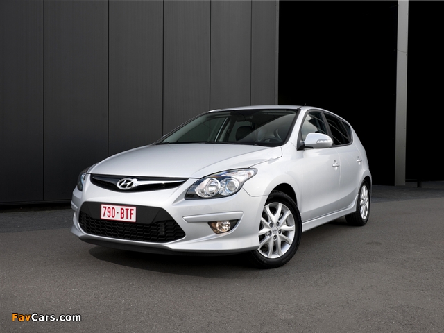 Hyundai i30 Blue Drive (FD) 2010 photos (640 x 480)