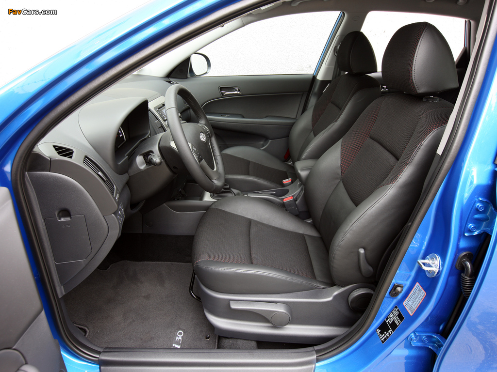 Hyundai i30 Blue Drive (FD) 2010 pictures (1024 x 768)