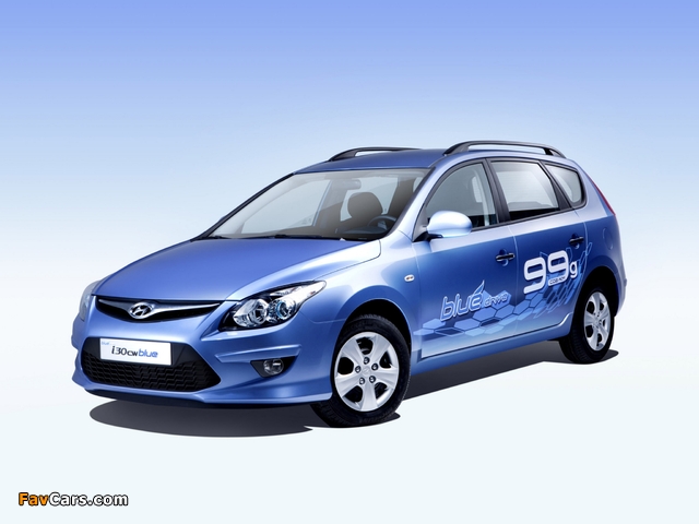 Hyundai i30 CW Blue Drive (FD) 2010 pictures (640 x 480)