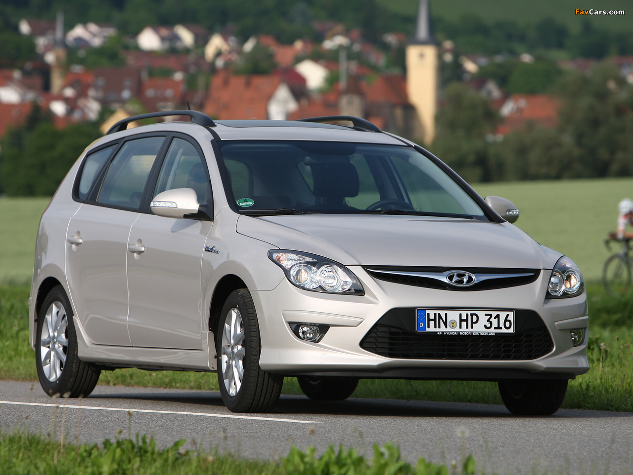 Hyundai i30 CW Blue Drive (FD) 2010 pictures (1280 x 960)