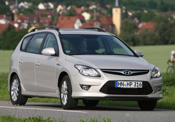 Hyundai i30 CW Blue Drive (FD) 2010 pictures