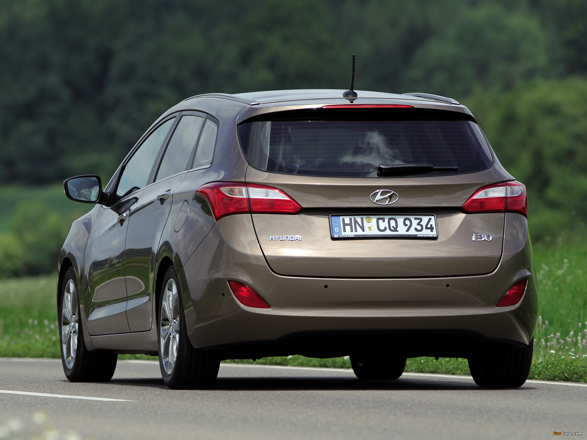 Hyundai i30 Wagon (GD) 2012 pictures (2048 x 1536)