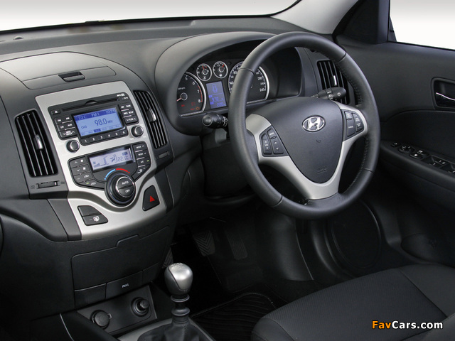 Images of Hyundai i30 ZA-spec (FD) 2010–12 (640 x 480)