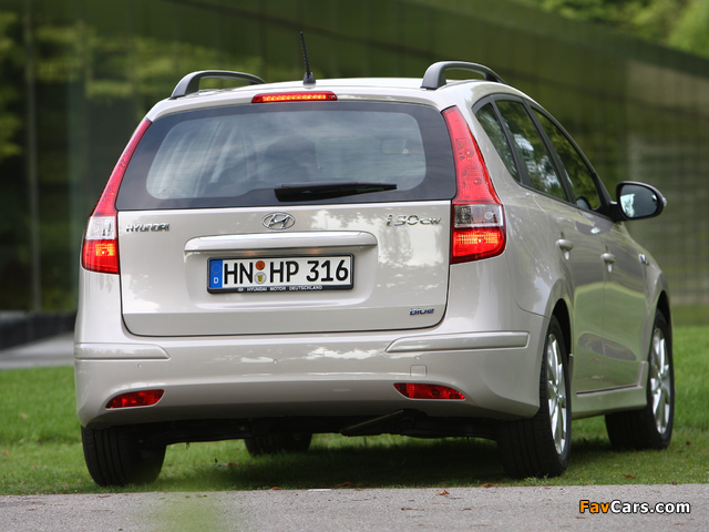 Images of Hyundai i30 CW Blue Drive (FD) 2010 (640 x 480)