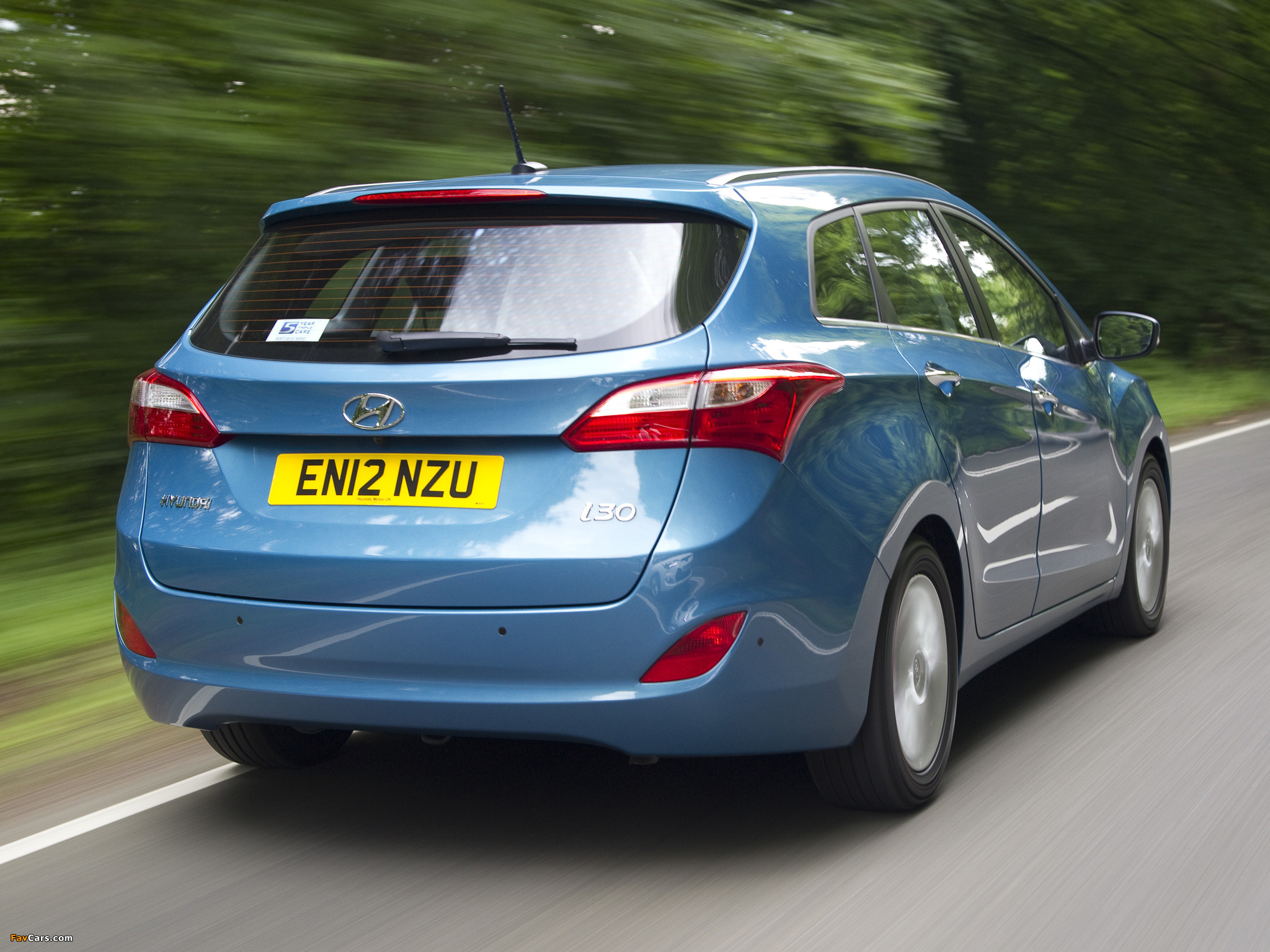 Images of Hyundai i30 Wagon UK-spec (GD) 2012 (2048 x 1536)